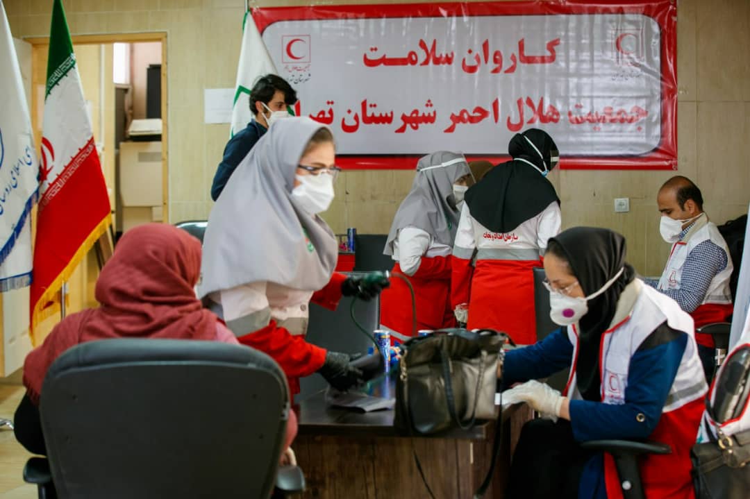 غربالگری بیش از ۳۰۰ نفر در 2 روستای تهران با تلاش داوطلبان هلال‌احمر